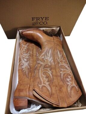 FRYE Irlene Tall Deco Stitch Caramel Women's Western Boots. Size 8.5, NWT